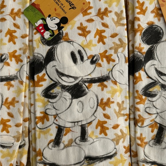 Disney Mickey Mouse Kitchen Towels and Mini Mitts Set 8 piece set NEW NWT - Picture 3 of 7